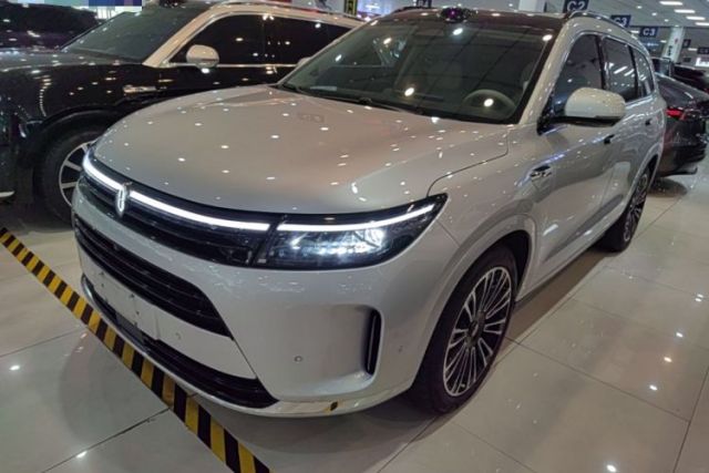 Używany Hima AITO M7 2024 1.5T Intelligent Driving Rear-Drive Max Edition 5 Seats