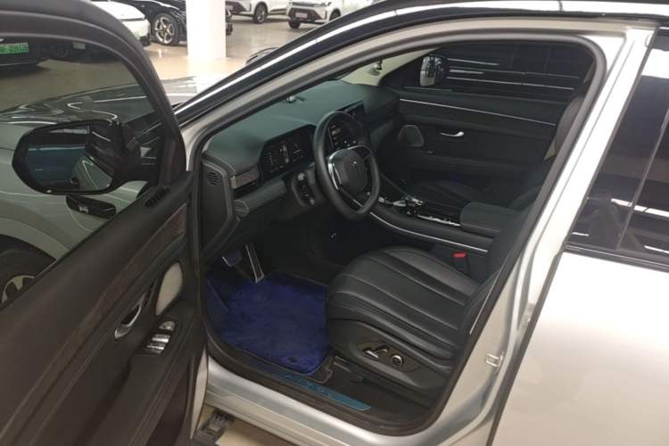 Used Hima AITO M7 2024 1.5T Intelligent Drive 4x4 Max Edition 6 Seats Driver Seat