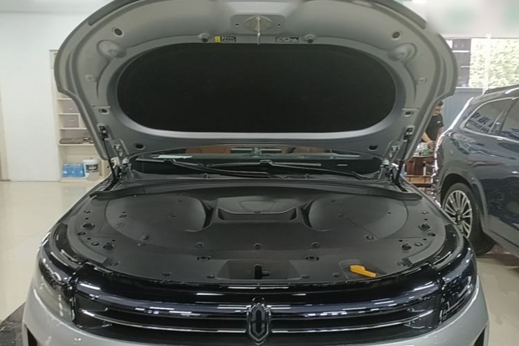 Used Hima AITO M7 2024 1.5T Intelligent Driving All-Wheel Drive Pro Version 5 Seats Ternary Lithium Battery Engine Bay