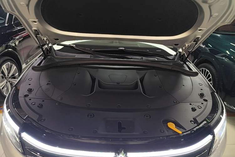 Used Hima AITO M7 2024 1.5T Intelligent Driving Rear-Drive Pro Version 5 Seats Ternary Lithium Battery Engine Bay