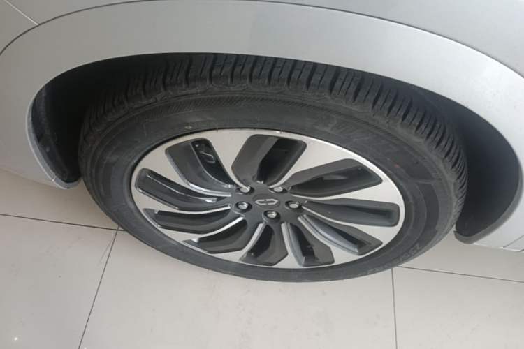 Used Hima AITO M7 2024 1.5T Rear-Drive Plus Version 5 Seats Exterior 4