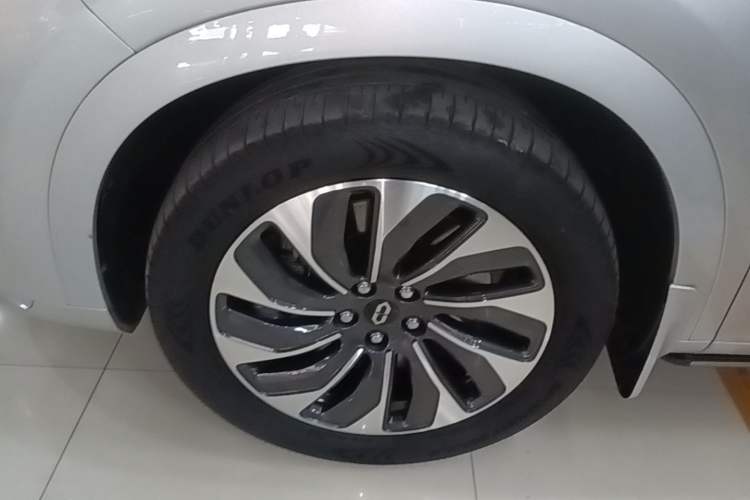 Used Hima AITO M7 2024 1.5T Intelligent Driving 4WD Max Edition 5 Seats Exterior 4