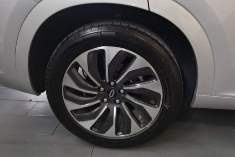 Used Hima AITO M7 2024 1.5T Rear-Drive Plus Version 5 Seats Exterior 5