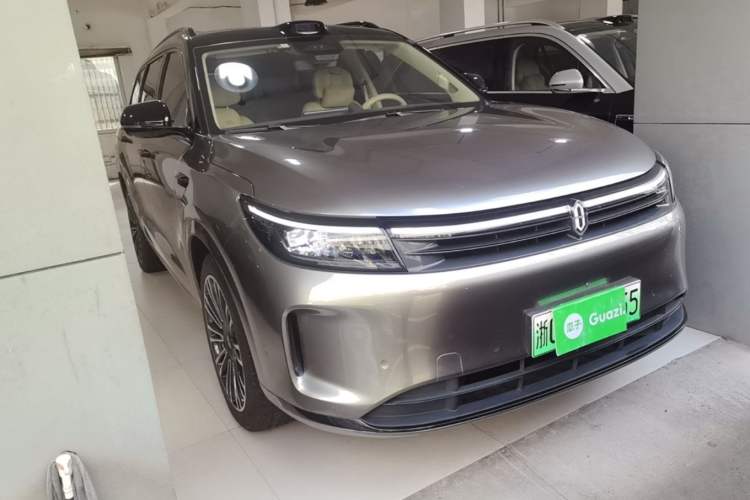 Used Hima AITO M7 2024 1.5T Intelligent Drive Rear-Drive Ultra Version 5 Seats Front Right 45 Deg