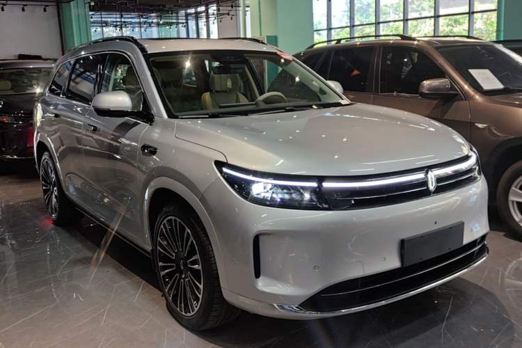 Used Hima AITO M7 2024 1.5T Intelligent Driving 4WD Pro Edition 5 Seats Front Right 45 Deg