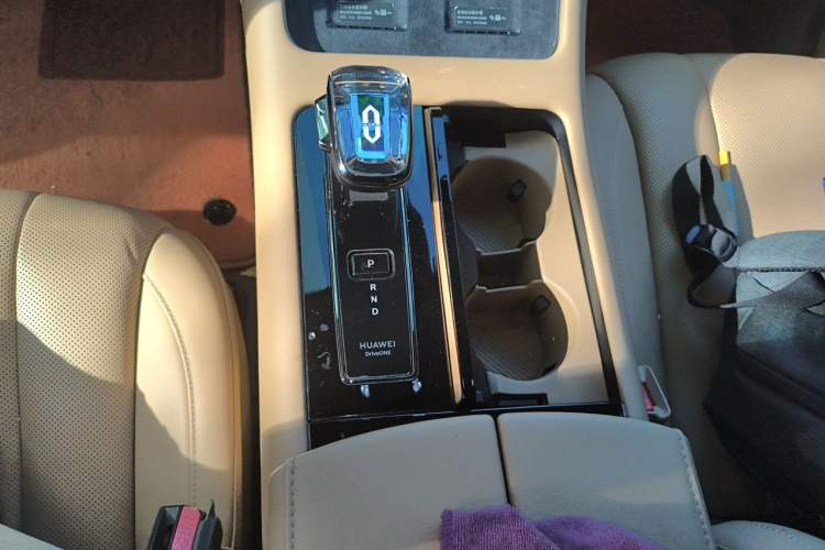 Used Hima AITO M7 2024 1.5T Intelligent Driving Rear-Drive Max Edition 5 Seats Gear Lever
