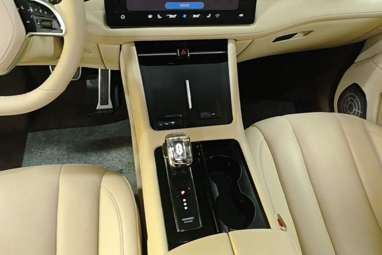 Used Hima AITO M7 2024 1.5T Intelligent Driving Rear-Drive Pro Version 5 Seats Ternary Lithium Battery Gear Lever