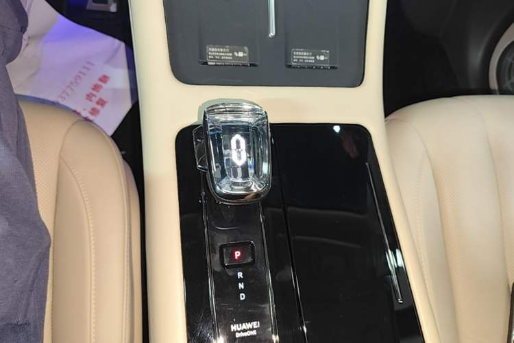 Used Hima AITO M7 2024 1.5T Intelligent Driving Rear-Drive Pro Version 5 Seats Ternary Lithium Battery Gear Lever