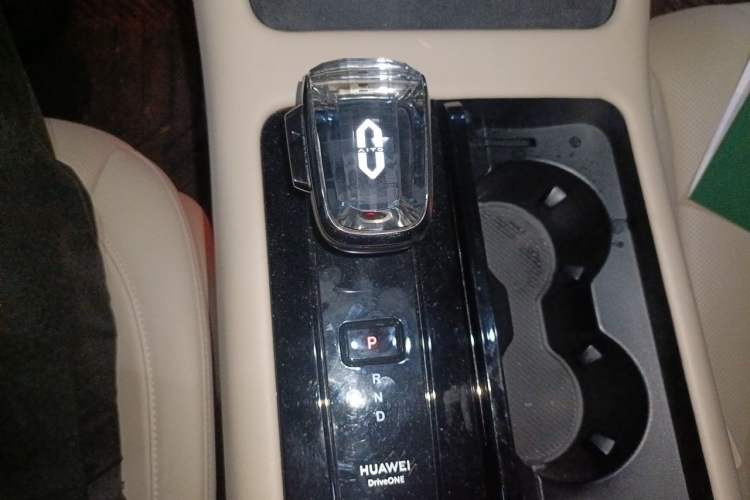 Used Hima AITO M7 2024 1.5T Intelligent Driving 4WD Max Edition 5 Seats Gear Lever