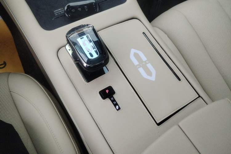 Used Hima AITO M7 2024 1.5T Intelligent Driving Rear-Drive Max Edition 5 Seats Gear Lever