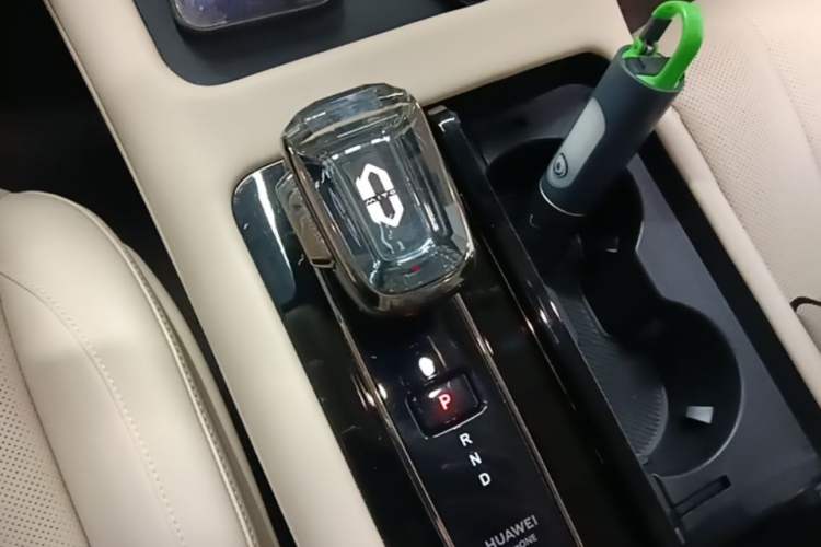 Used Hima AITO M7 2024 1.5T Intelligent Driving All-Wheel Drive Pro Version 5 Seats Ternary Lithium Battery Gear Lever
