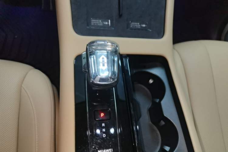 Used Hima AITO M7 2024 1.5T Intelligent Driving Rear-Drive Max Edition 6 Seats Gear Lever