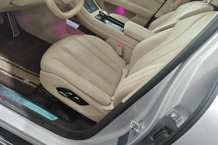 Used Hima AITO M7 2024 1.5T Rear-Drive Plus Version 5 Seats Left Front Seat