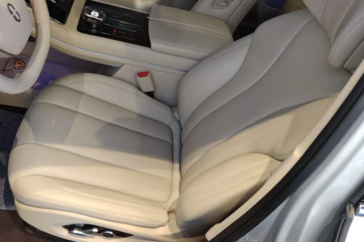 Used Hima AITO M7 2024 1.5T Intelligent Driving Rear-Drive Pro Version 5 Seats Left Front Seat