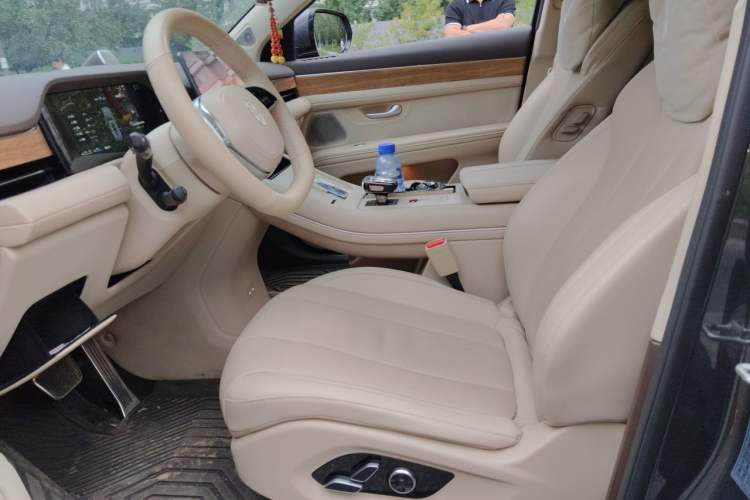 Used Hima AITO M7 2024 1.5T Rear-Drive Plus Version 6 Seats Left Front Seat