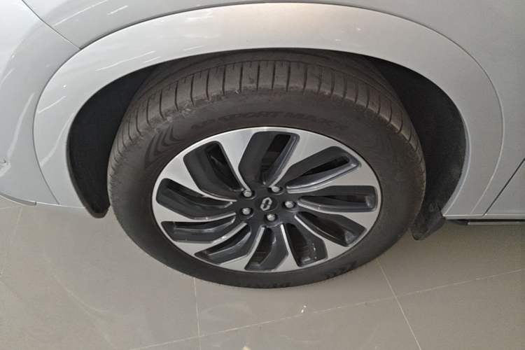 Used Hima AITO M7 2024 1.5T Intelligent Driving 4WD Max Edition 5 Seats Left Front Wheel Hub
