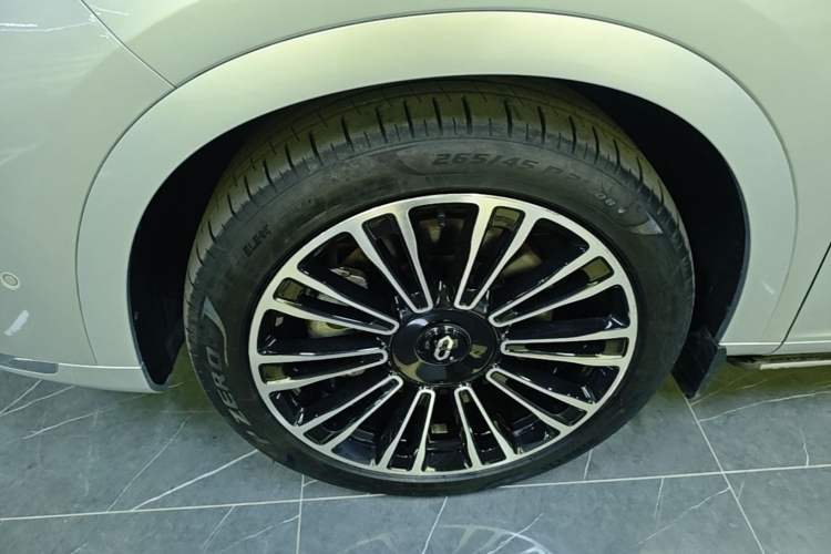 Used Hima AITO M7 2024 1.5T Intelligent Driving Rear-Drive Pro Version 5 Seats Ternary Lithium Battery Left Front Wheel Hub