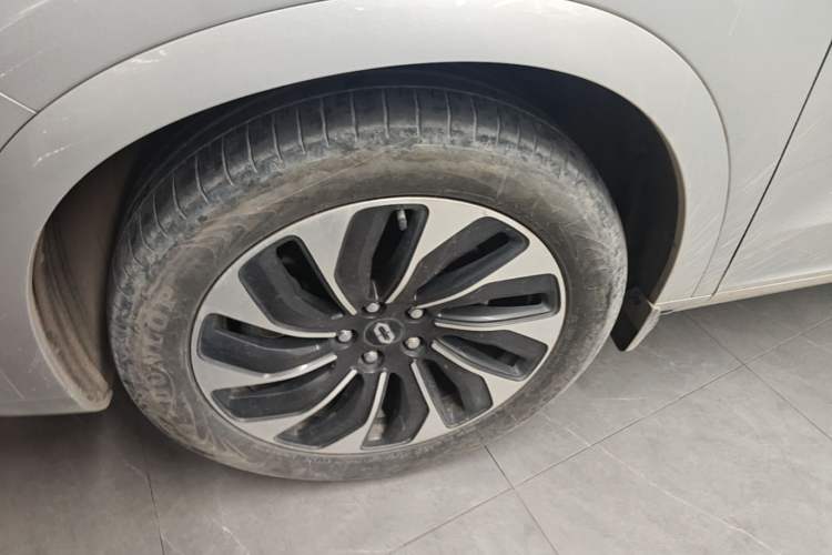 Used Hima AITO M7 2024 1.5T Rear-Drive Plus Version 5 Seats Left Front Wheel Hub