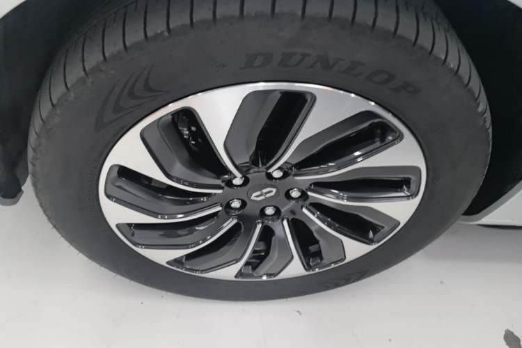Used Hima AITO M7 2024 1.5T Rear-Drive Plus Version 5 Seats Left Front Wheel Hub