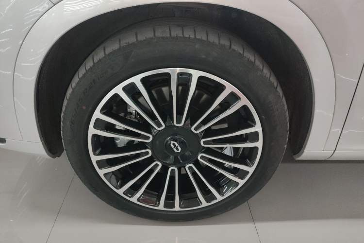 Used Hima AITO M7 2024 1.5T Four-Wheel Drive Plus Version 5 Seats Left Front Wheel Hub
