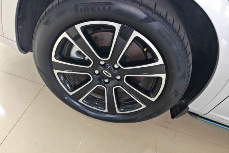 Used Hima AITO M7 2024 1.5T Intelligent Driving Rear-Drive Pro Version 6 Seats Left Front Wheel Hub