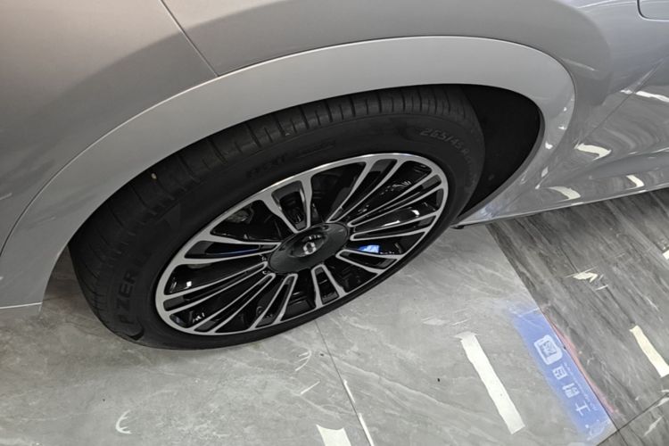 Used Hima AITO M7 2024 1.5T Intelligent Driving Rear-Drive Ultra Version 6 Seats Left Front Wheel Hub