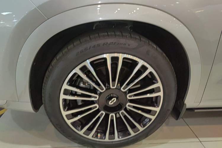 Used Hima AITO M7 2024 1.5T Intelligent Driving Rear-Drive Max Edition 5 Seats Left Front Wheel Hub