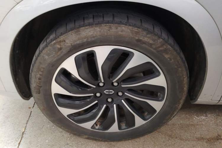 Used Hima AITO M7 2024 1.5T Rear-Drive Plus Version 5 Seats Left Front Wheel Hub