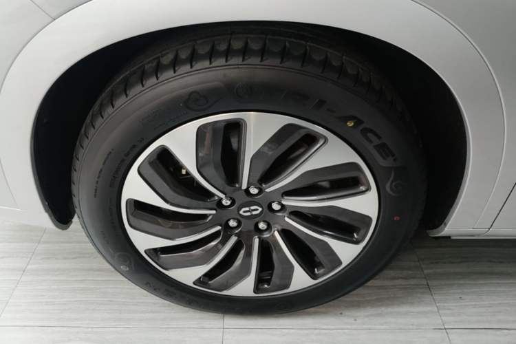 Used Hima AITO M7 2024 1.5T Intelligent Driving Rear-Drive Max Edition 5 Seats Left Front Wheel Hub