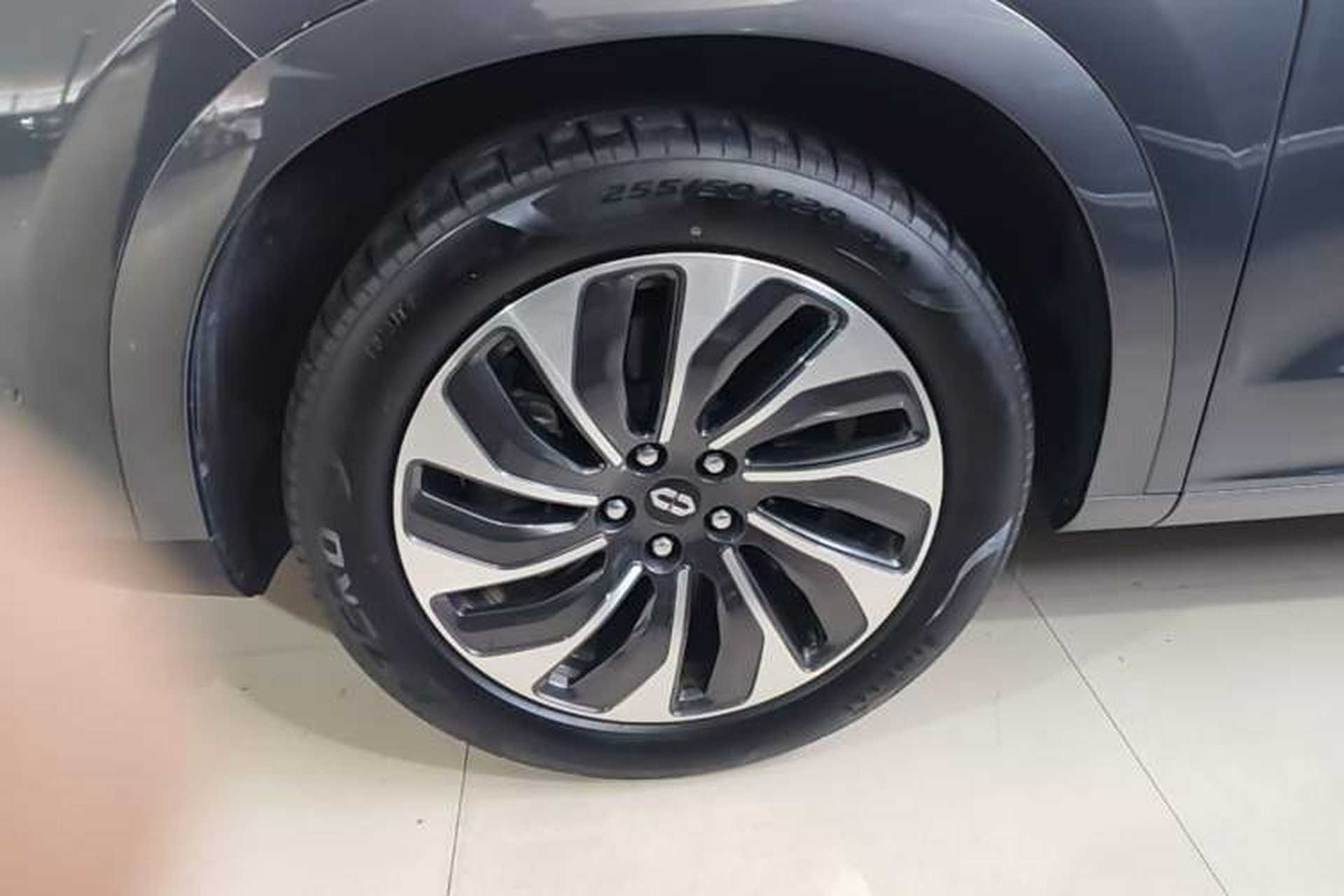 Used Hima AITO M7 2024 1.5T Rear-Drive Plus Version 5 Seats Left Front Wheel Hub