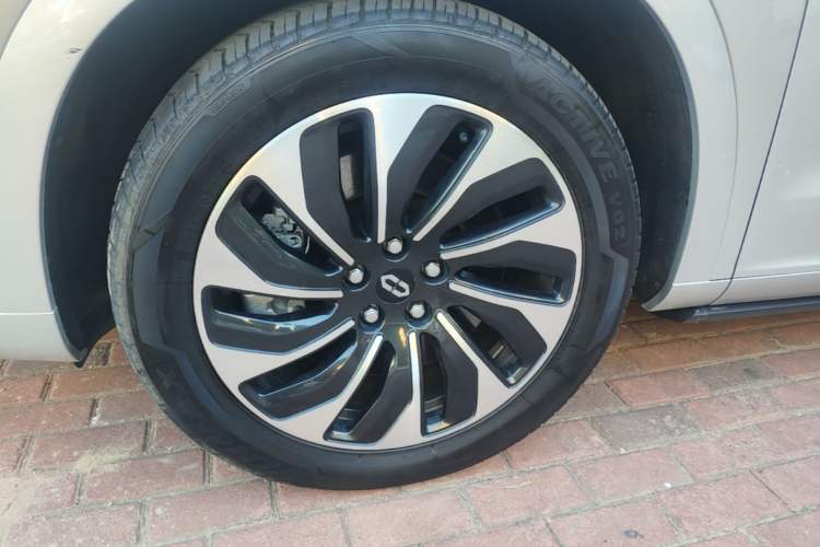 Used Hima AITO M7 2024 1.5T Intelligent Driving 4WD Max Edition 5 Seats Left Front Wheel Hub