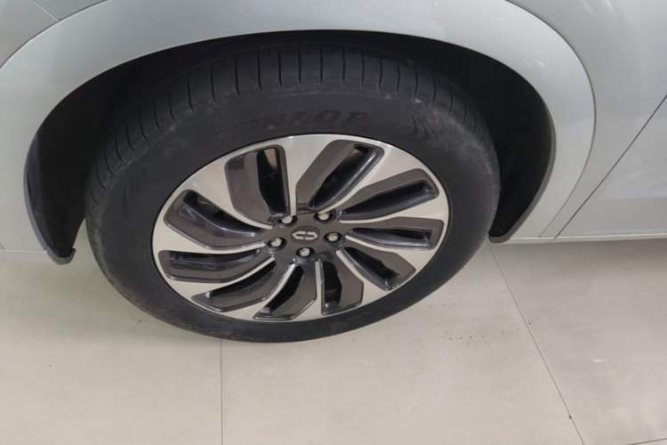 Used Hima AITO M7 2024 1.5T Intelligent Driving 4WD Max Edition 5 Seats Left Front Wheel Hub
