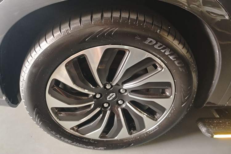 Used Hima AITO M7 2024 1.5T Intelligent Driving Rear-Drive Max Edition 6 Seats Left Front Wheel Hub