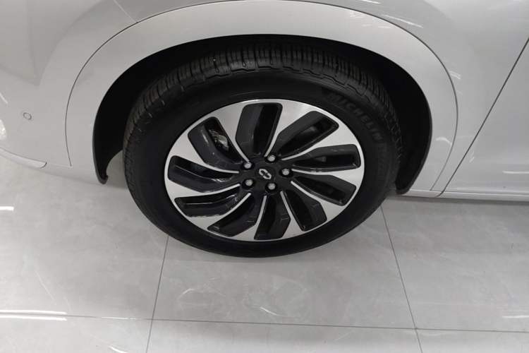 Used Hima AITO M7 2024 1.5T Intelligent Driving Rear-Drive Max Edition 5 Seats Left Front Wheel Hub