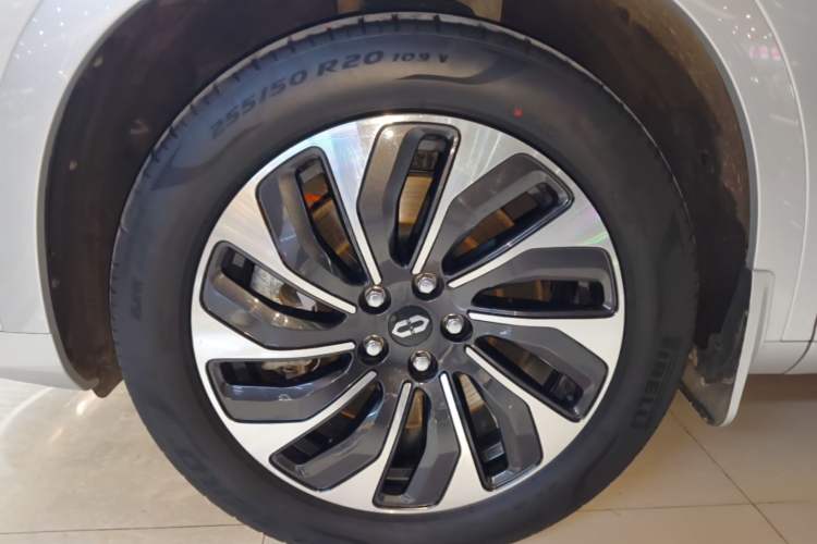 Used Hima AITO M7 2024 1.5T Rear-Drive Plus Version 5 Seats Left Front Wheel Hub