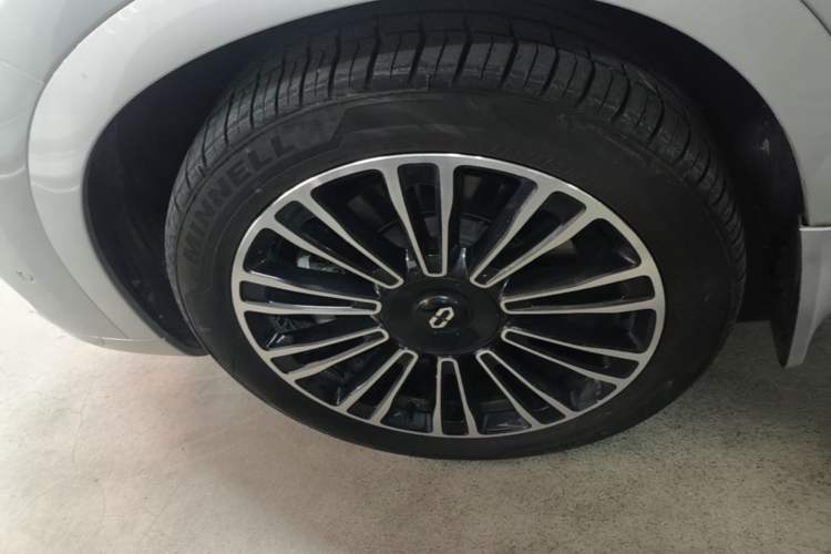 Used Hima AITO M7 2024 1.5T Intelligent Driving 4WD Max Edition 5 Seats Left Front Wheel Hub