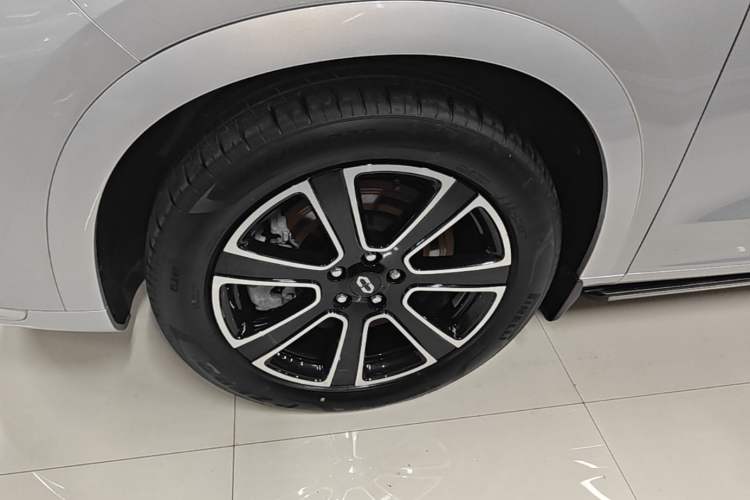 Used Hima AITO M7 2024 1.5T Intelligent Driving 4WD Pro Edition 5 Seats Left Front Wheel Hub