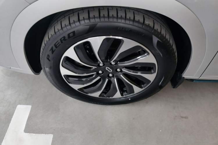 Used Hima AITO M7 2024 1.5T Intelligent Driving Rear-Drive Max Edition 5 Seats Left Front Wheel Hub