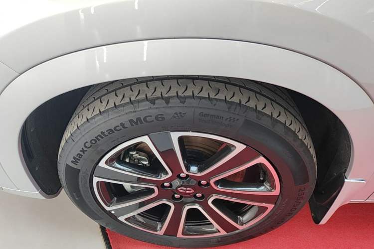 Used Hima AITO M7 2024 1.5T Intelligent Driving Rear-Drive Pro Version 5 Seats Left Front Wheel Hub