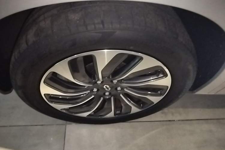 Used Hima AITO M7 2024 1.5T Intelligent Drive 4x4 Max Edition 6 Seats Left Front Wheel Hub