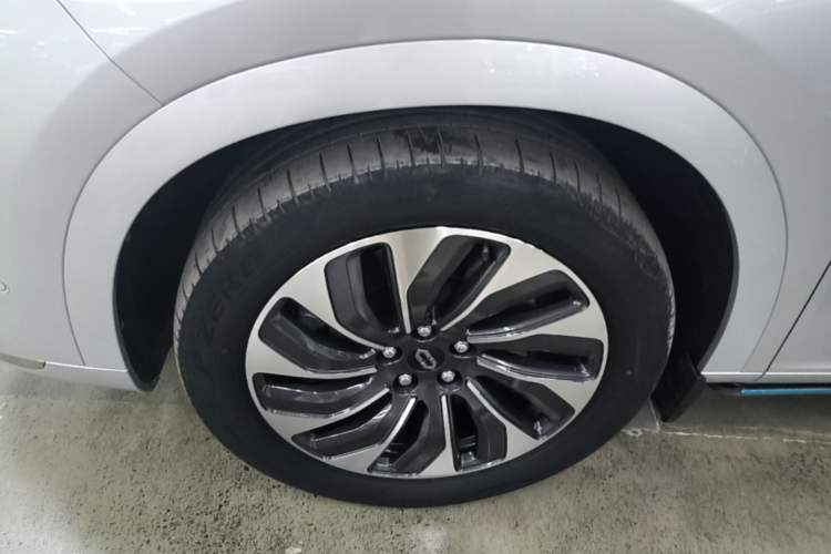 Used Hima AITO M7 2024 1.5T Intelligent Driving 4WD Max Edition 5 Seats Left Front Wheel Hub