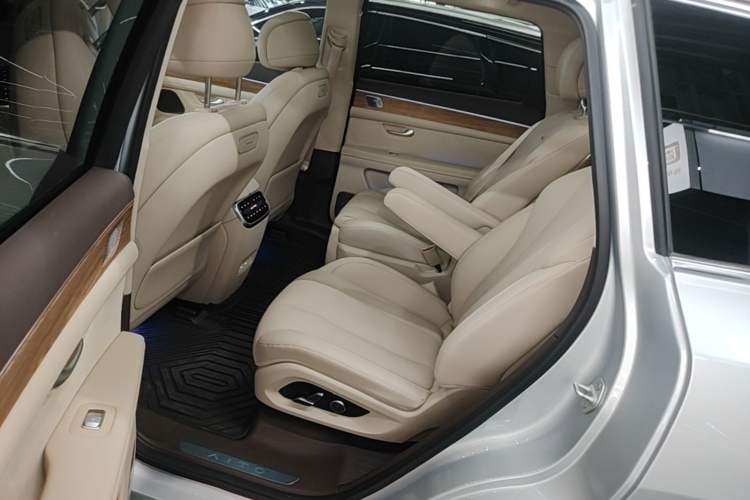 Used Hima AITO M7 2024 1.5T Intelligent Drive 4x4 Max Edition 6 Seats Left Rear Seat