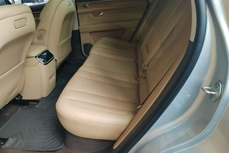 Used Hima AITO M7 2024 1.5T Rear-Drive Plus Version 5 Seats Left Rear Seat