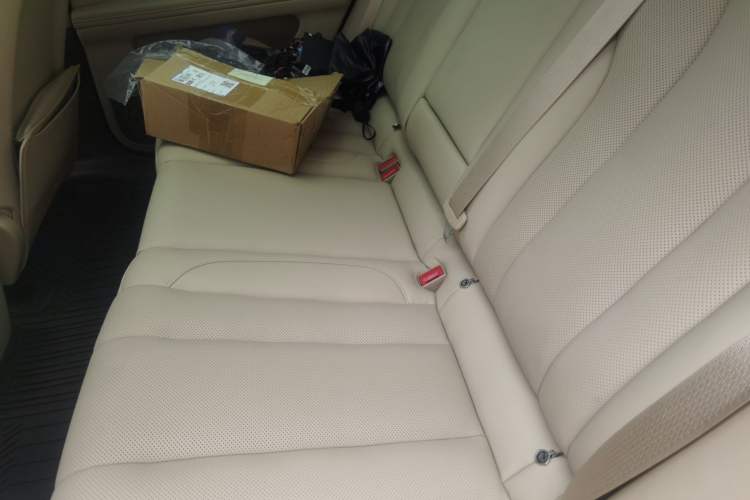 Used Hima AITO M7 2024 1.5T Intelligent Driving Rear-Drive Pro Version 5 Seats Left Rear Seat