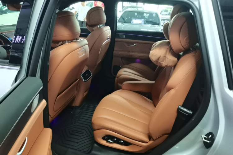 Used Hima AITO M7 2024 1.5T Intelligent Driving 4WD Ultra Version 6 Seats Left Rear Seat