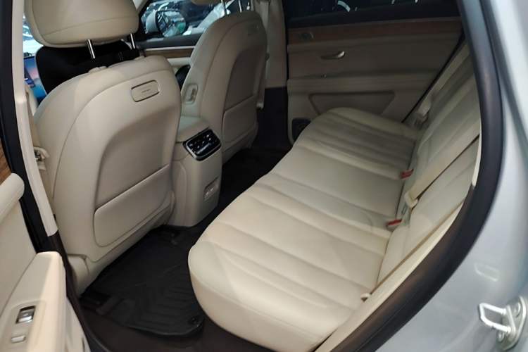 Used Hima AITO M7 2024 1.5T Rear-Drive Plus Version 5 Seats Left Rear Seat