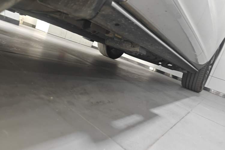 Used Hima AITO M7 2024 1.5T Rear-Drive Plus Version 5 Seats Left Side Sill