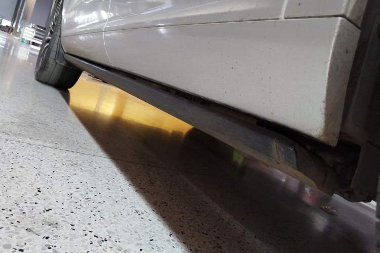 Used Hima AITO M7 2024 1.5T Rear-Drive Plus Version 5 Seats Left Side Sill