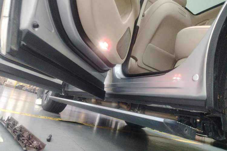 Used Hima AITO M7 2024 1.5T Intelligent Driving Rear-Drive Max Edition 5 Seats Left Side Sill