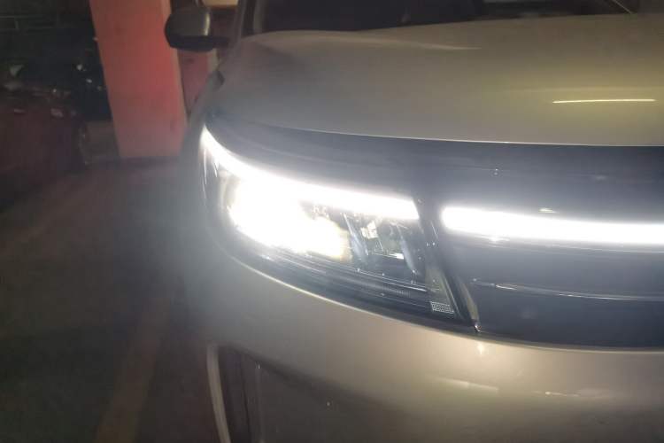 Used Hima AITO M7 2024 1.5T Intelligent Driving Rear-Drive Pro Version 5 Seats Right Front Headlight